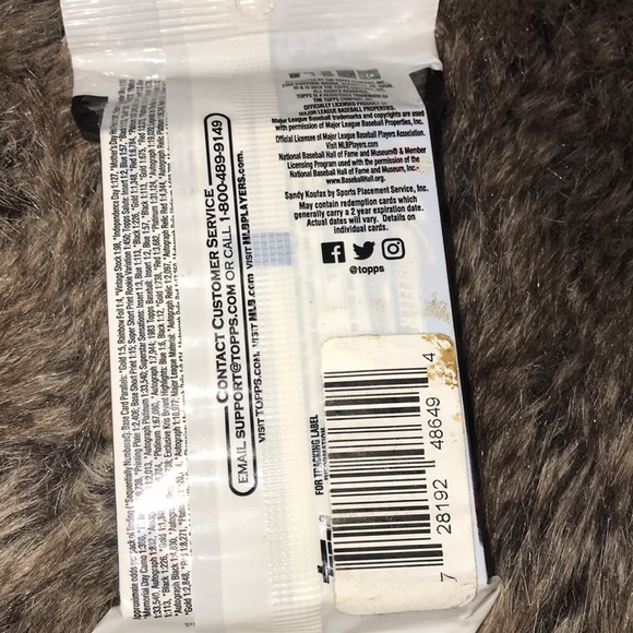 One Exclusive Kris Bryant Topps Baseball  cards - Picture 2 of 3